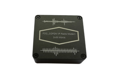 Độ trễ thấp Đẩy để nói chuyện 9W 2500MHZ Bộ thu phát COFDM RS232